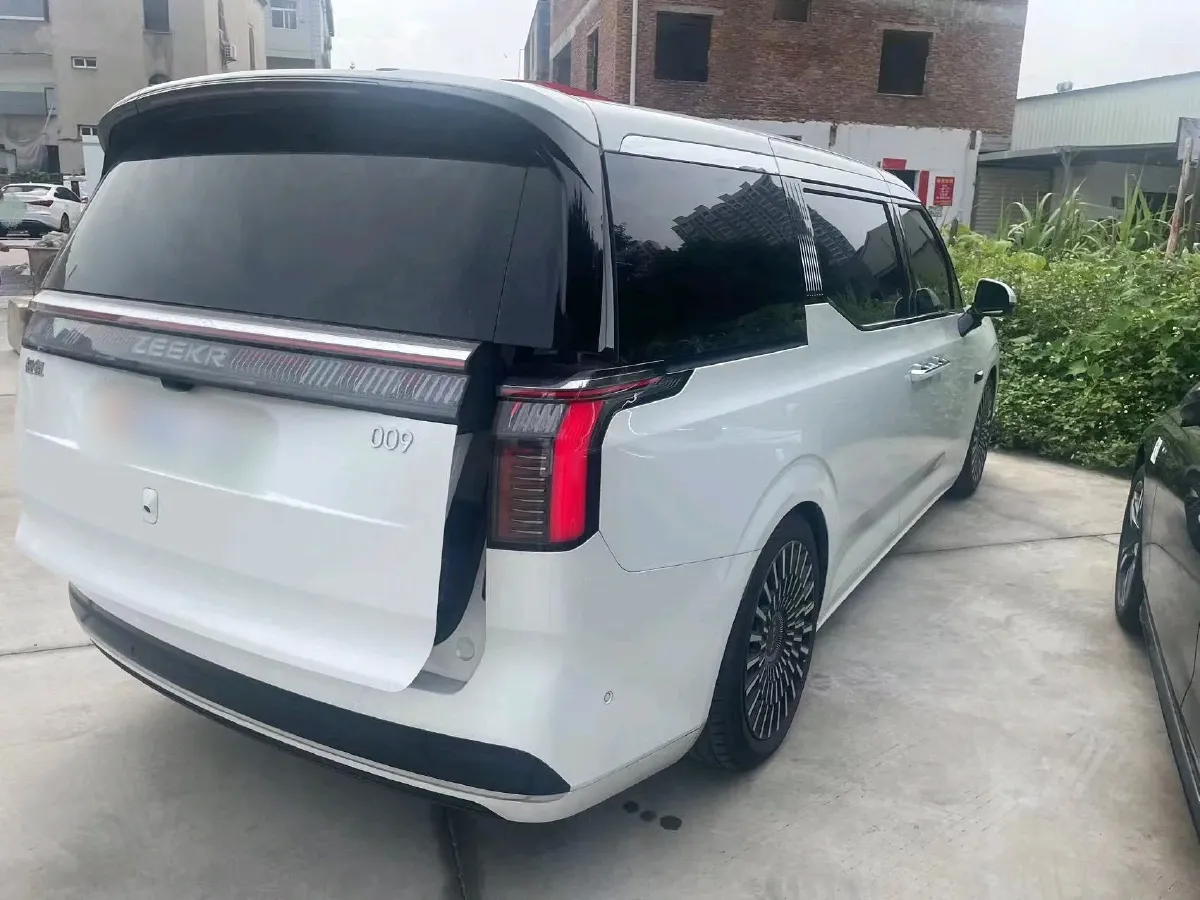 2022 Zeekr 009 BEV 116KWH,autocango,china used car exporter,china ev exporter,chinese used car exporter,chinese used ev exporter