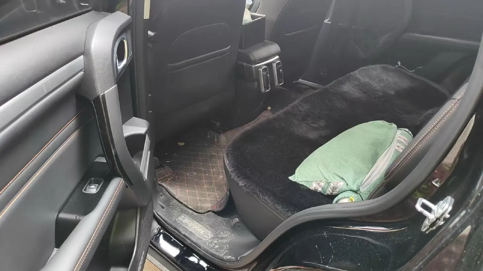 2022 Haval Dargo 1.5T 184HP L4 7DCT,autocango,china used car exporter,china ev exporter,chinese used car exporter,chinese used ev exporter