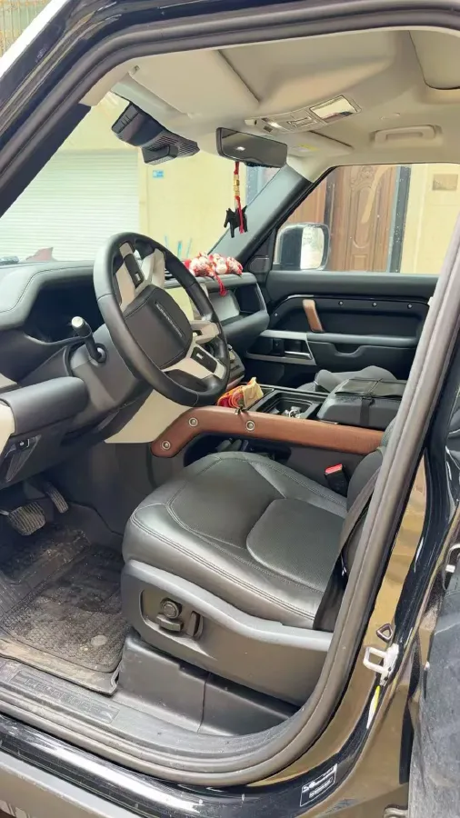 2024 Land Rover Defender 3.0T 400HP L6 8AT,autocango,china used car exporter,china ev exporter,chinese used car exporter,chinese used ev exporter