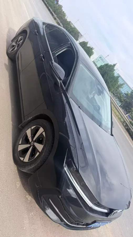 2024 Volkswagen Magotan 1.5T 160HP L4 7DCT,autocango,china used car exporter,china ev exporter,chinese used car exporter,chinese used ev exporter