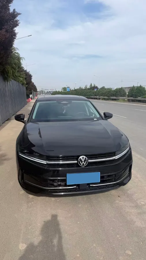 2024 Volkswagen Magotan 1.5T 160HP L4 7DCT,autocango,china used car exporter,china ev exporter,chinese used car exporter,chinese used ev exporter