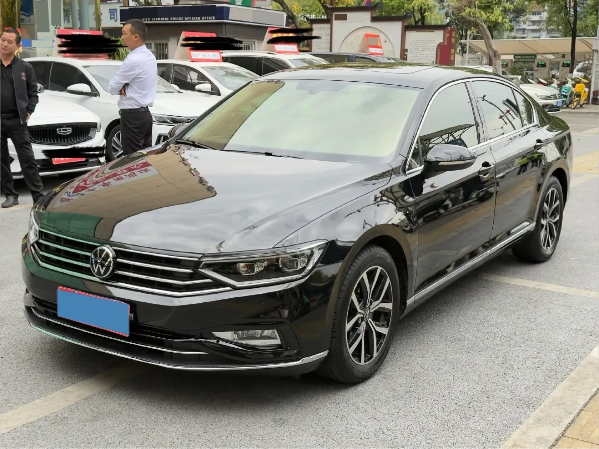 2020 Volkswagen Magotan 2.0T 186HP L4 7DCT,autocango,china used car exporter,china ev exporter,chinese used car exporter,chinese used ev exporter