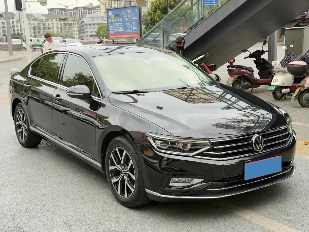 2020 Volkswagen Magotan 2.0T 186HP L4 7DCT,autocango,china used car exporter,china ev exporter,chinese used car exporter,chinese used ev exporter