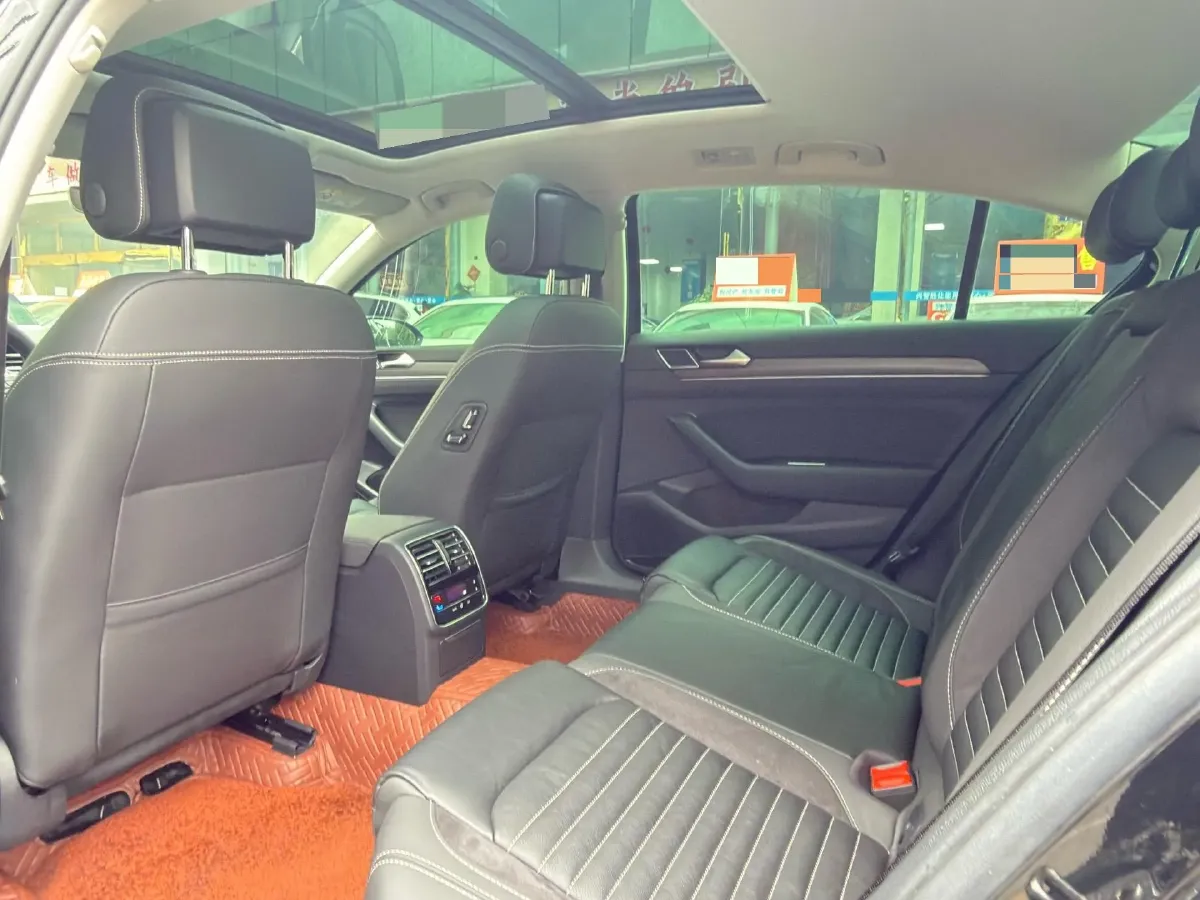 2020 Volkswagen Magotan 2.0T 186HP L4 7DCT,autocango,china used car exporter,china ev exporter,chinese used car exporter,chinese used ev exporter