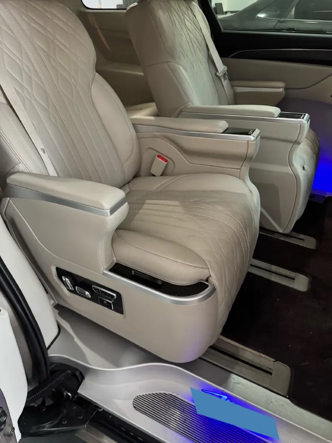 2023 Buick GL8 2.0T 237HP L4 9AT,autocango,china used car exporter,china ev exporter,chinese used car exporter,chinese used ev exporter