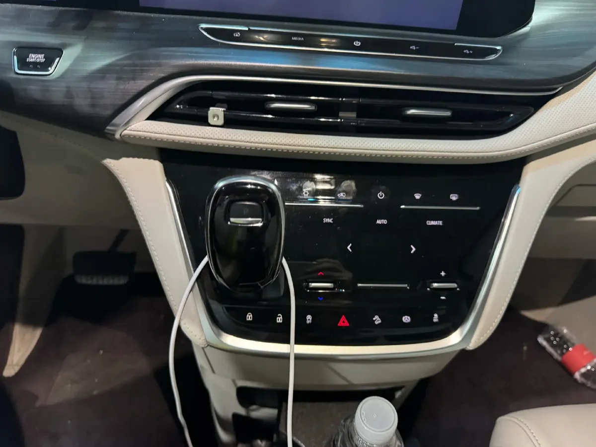 2023 Buick GL8 2.0T 237HP L4 9AT,autocango,china used car exporter,china ev exporter,chinese used car exporter,chinese used ev exporter