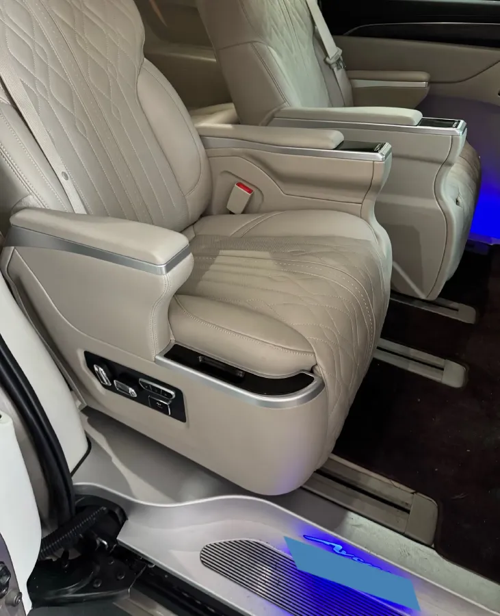 2023 Buick GL8 2.0T 237HP L4 9AT,autocango,china used car exporter,china ev exporter,chinese used car exporter,chinese used ev exporter