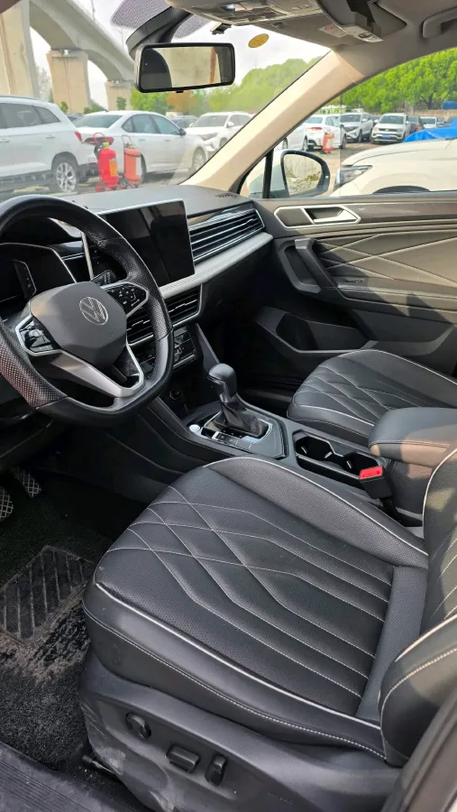 2023 Volkswagen Tiguan L 1.5T 160HP L4 7DCT,autocango,china used car exporter,china ev exporter,chinese used car exporter,chinese used ev exporter