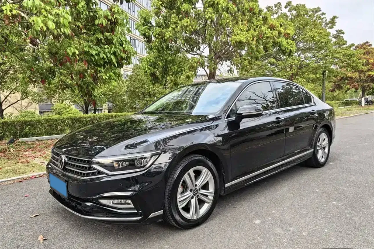 2023 Volkswagen Magotan 1.4T 150HP L4 7DCT,autocango,china used car exporter,china ev exporter,chinese used car exporter,chinese used ev exporter