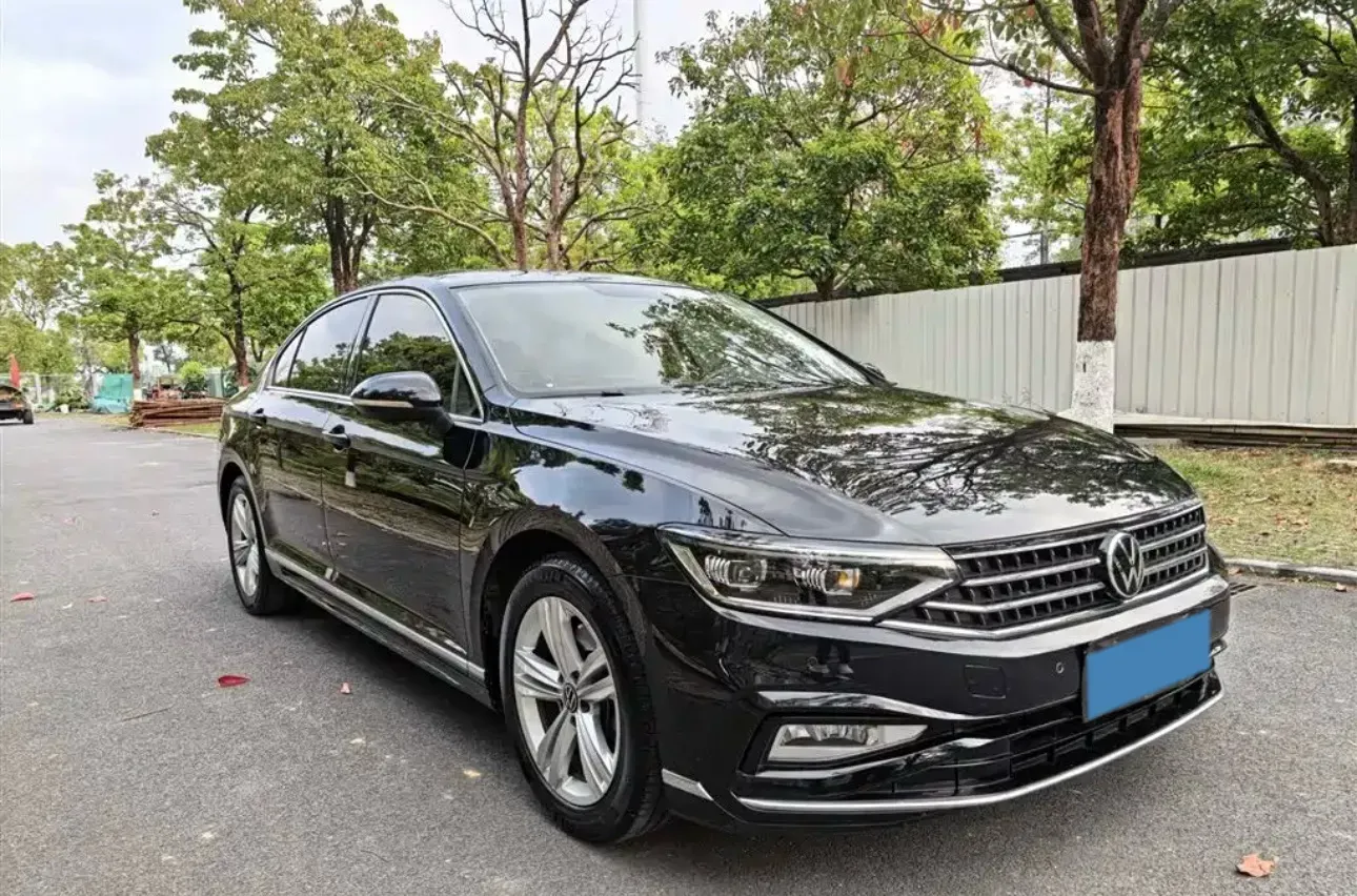 2023 Volkswagen Magotan 1.4T 150HP L4 7DCT,autocango,china used car exporter,china ev exporter,chinese used car exporter,chinese used ev exporter