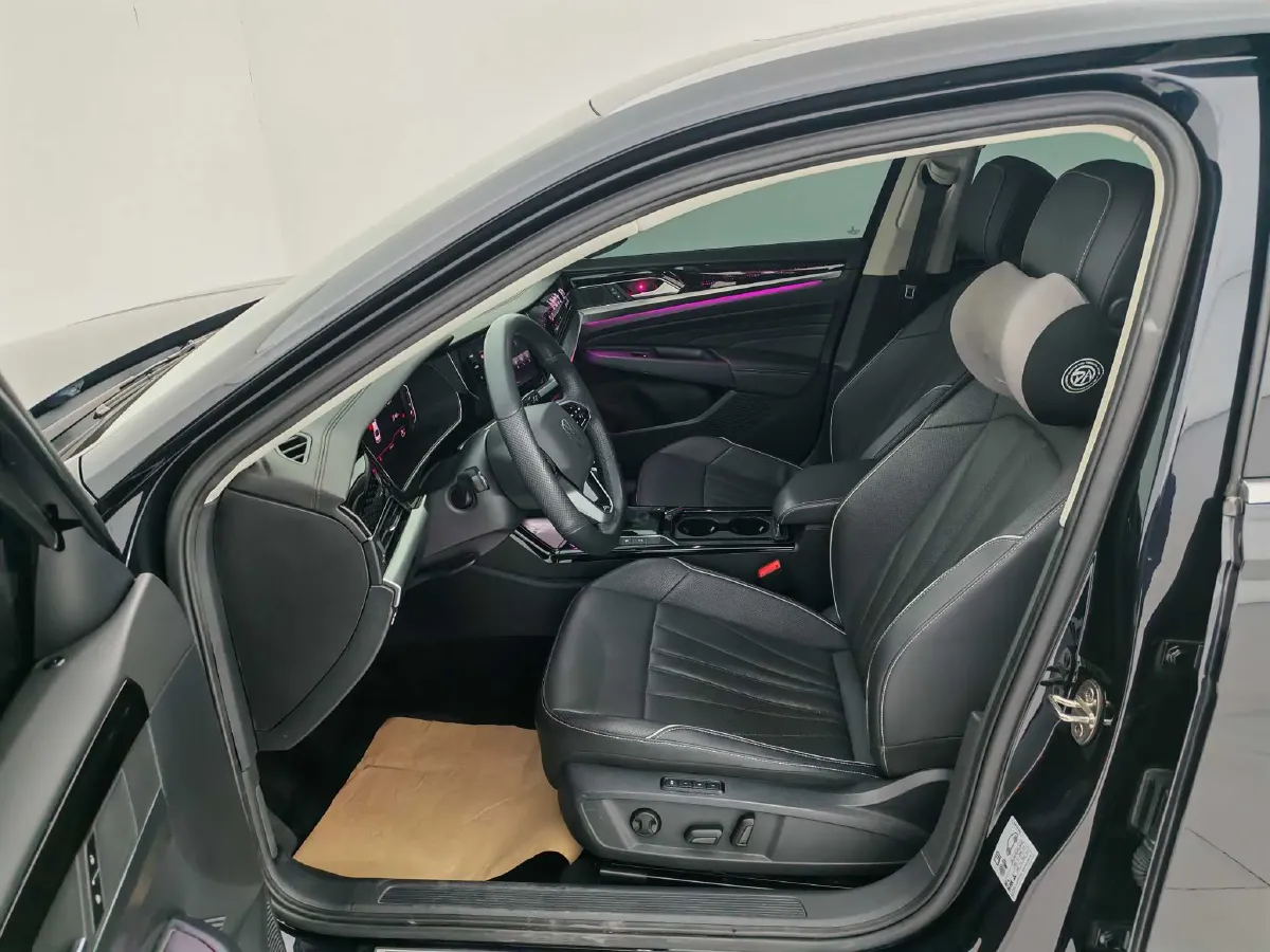 2024 Volkswagen Passat 2.0T 220HP L4 7DCT,autocango,china used car exporter,china ev exporter,chinese used car exporter,chinese used ev exporter