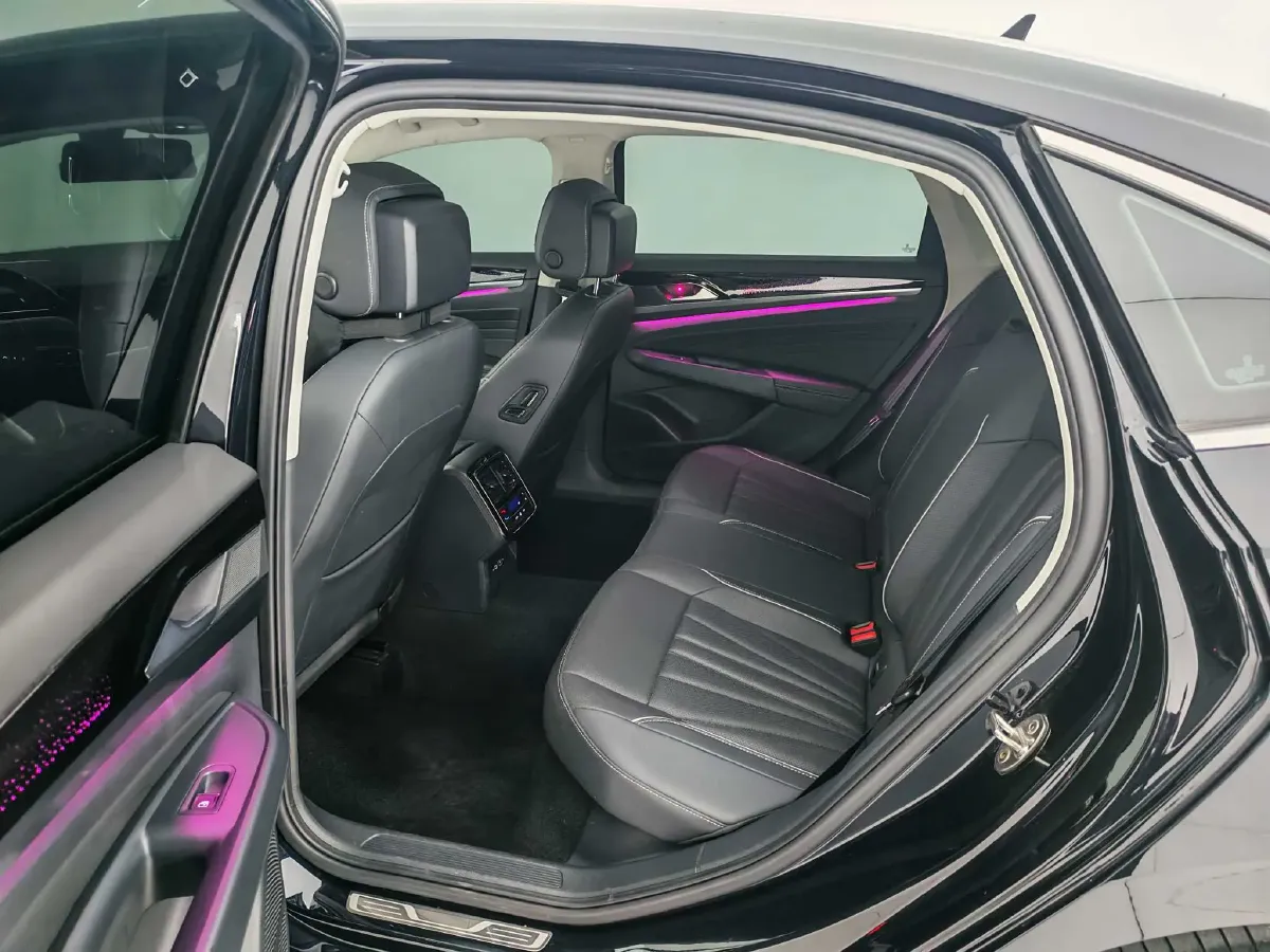 2024 Volkswagen Passat 2.0T 220HP L4 7DCT,autocango,china used car exporter,china ev exporter,chinese used car exporter,chinese used ev exporter