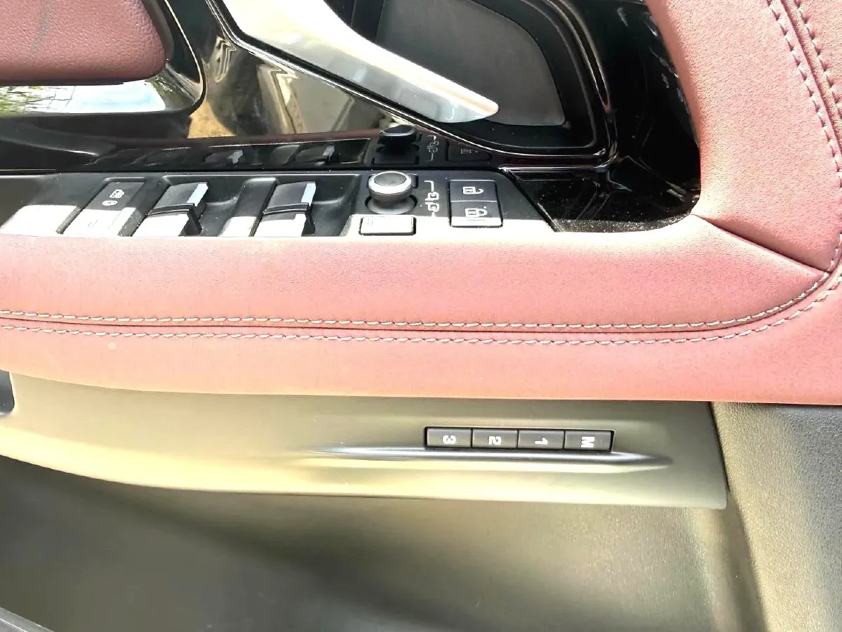 2022 Land Rover Range Rover Evoque 2.0T 249HP L4 9AT,autocango,china used car exporter,china ev exporter,chinese used car exporter,chinese used ev exporter