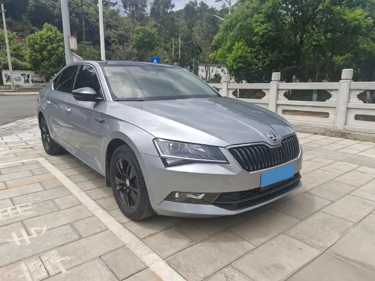 2018 Skoda Superb 1.4T 150HP L4 7DCT,autocango,china used car exporter,china ev exporter,chinese used car exporter,chinese used ev exporter