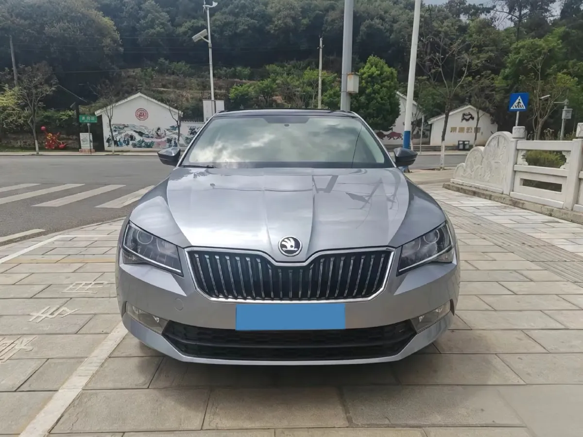 2018 Skoda Superb 1.4T 150HP L4 7DCT,autocango,china used car exporter,china ev exporter,chinese used car exporter,chinese used ev exporter