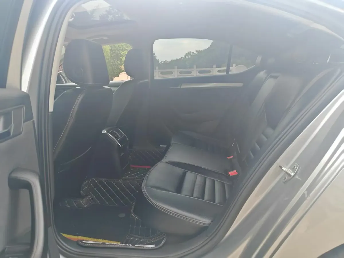 2018 Skoda Superb 1.4T 150HP L4 7DCT,autocango,china used car exporter,china ev exporter,chinese used car exporter,chinese used ev exporter