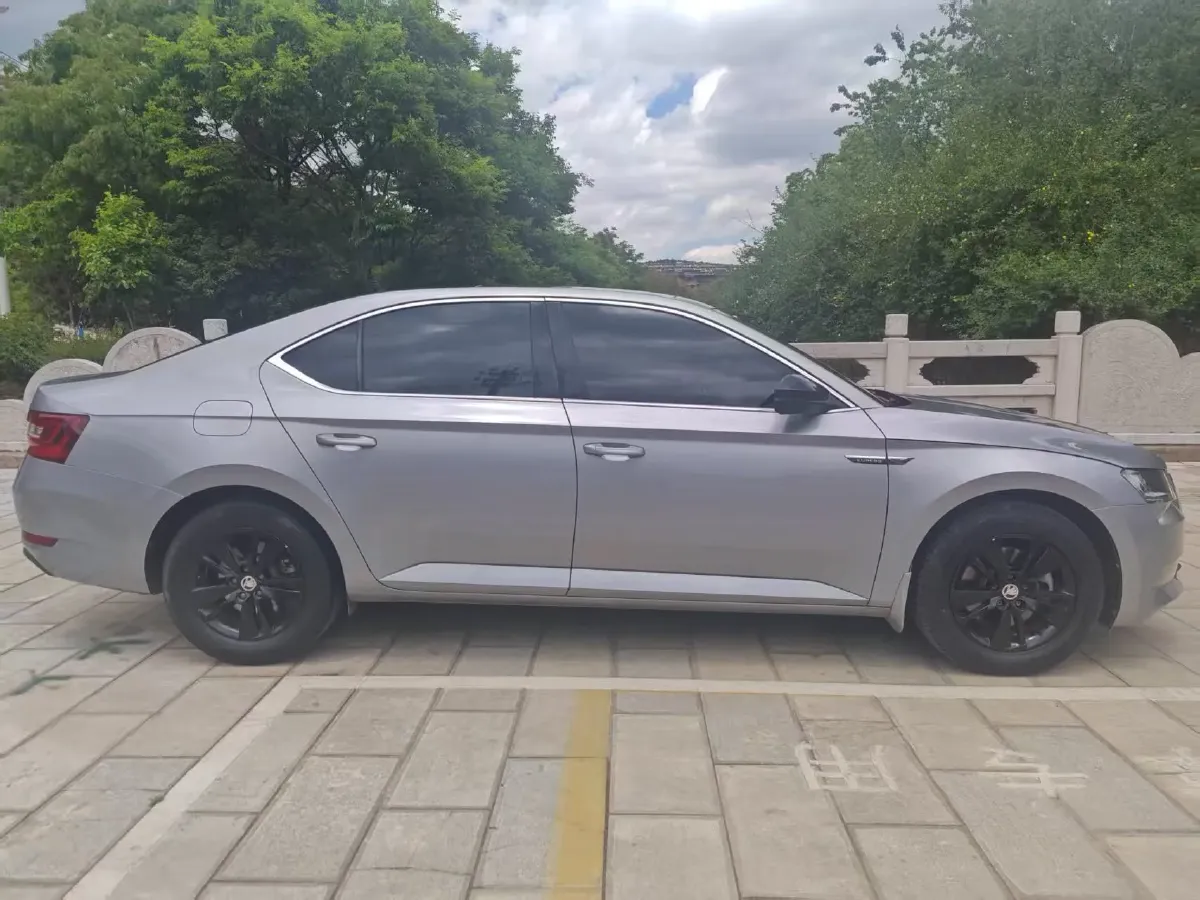 2018 Skoda Superb 1.4T 150HP L4 7DCT,autocango,china used car exporter,china ev exporter,chinese used car exporter,chinese used ev exporter
