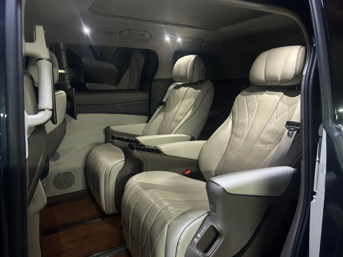 2022 Mercedes-Benz GLC Class 2.0T 197HP L4 9AT,autocango,china used car exporter,china ev exporter,chinese used car exporter,chinese used ev exporter