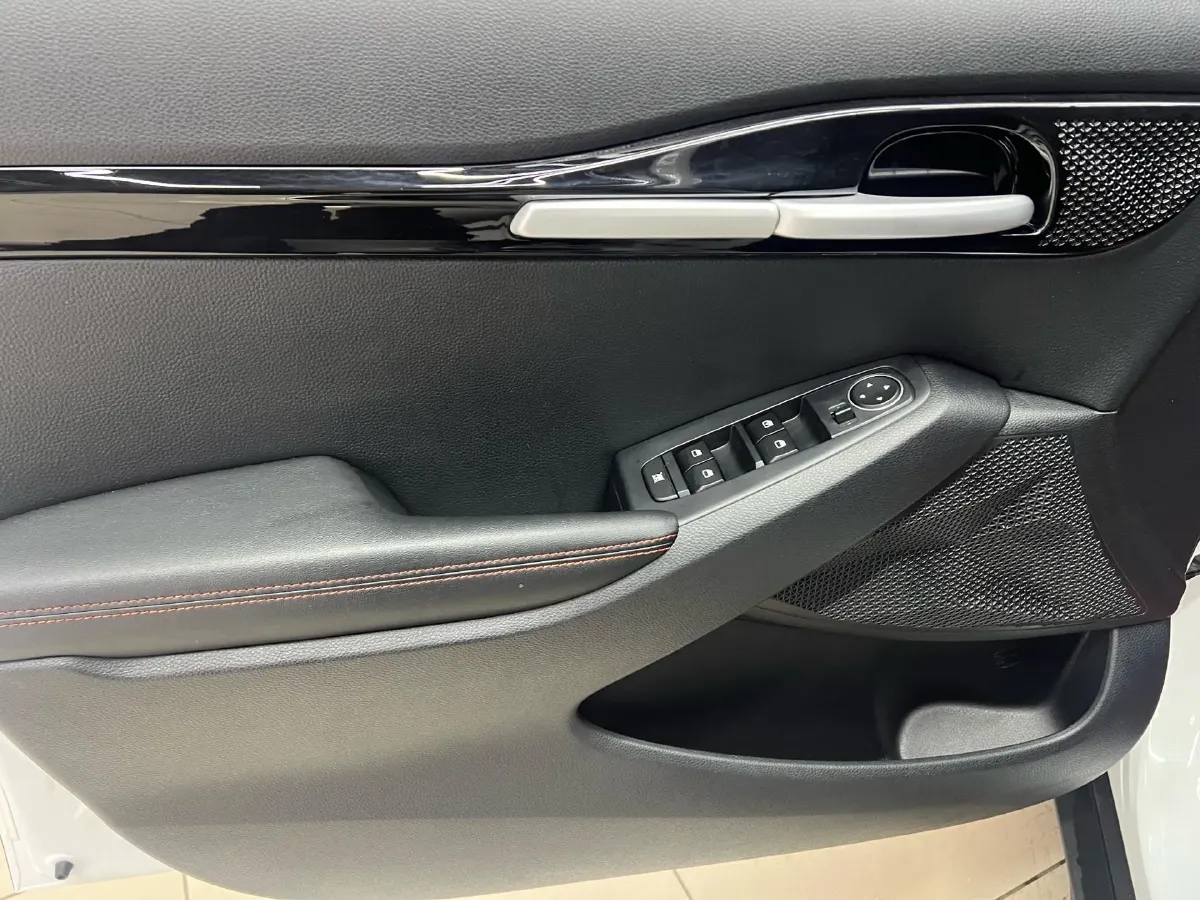 2023 Kia Seltos 1.5L 115HP L4 CVT,autocango,china used car exporter,china ev exporter,chinese used car exporter,chinese used ev exporter