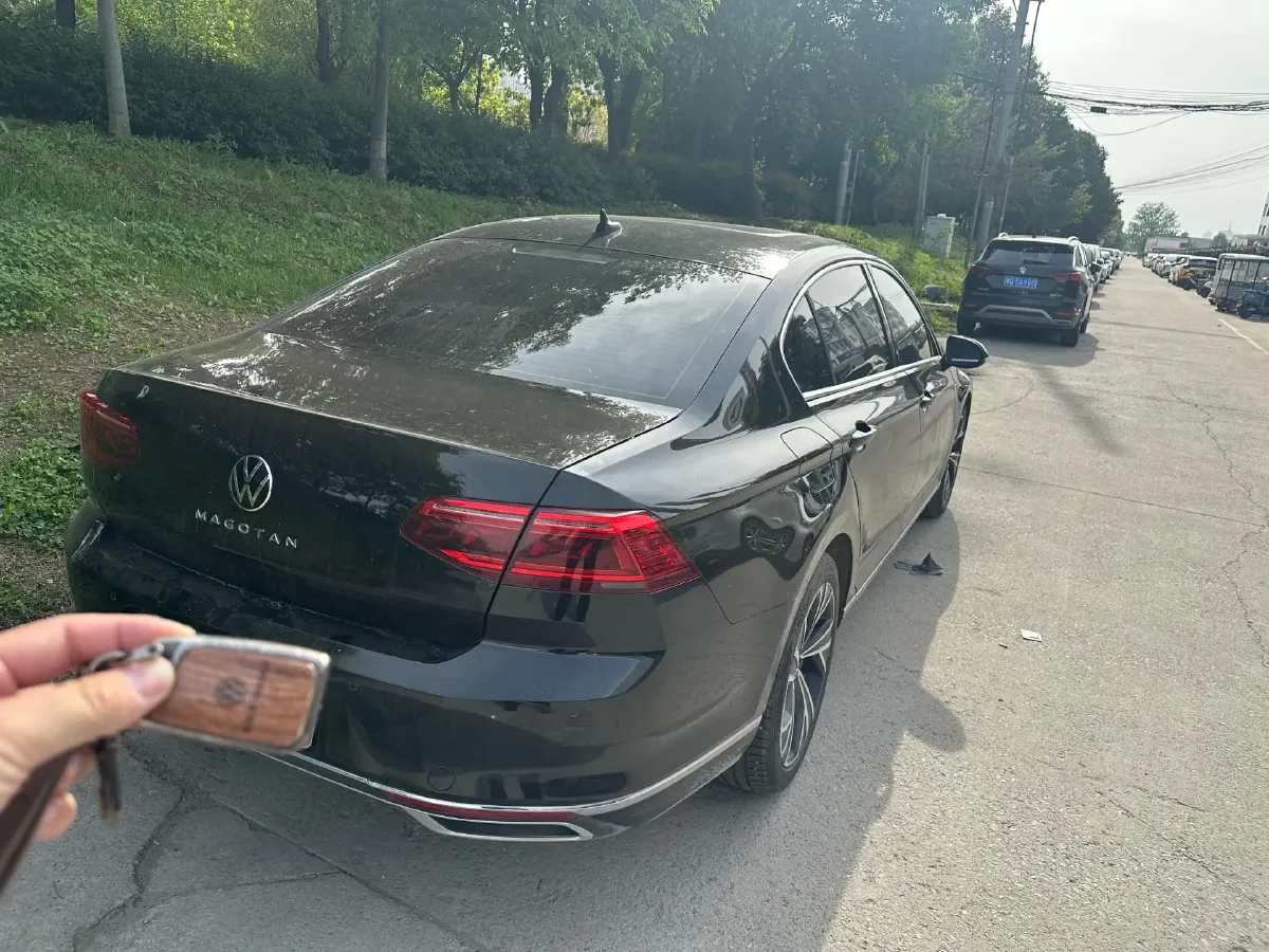 2021 Volkswagen Magotan 2.0T 186HP L4 7DCT,autocango,china used car exporter,china ev exporter,chinese used car exporter,chinese used ev exporter
