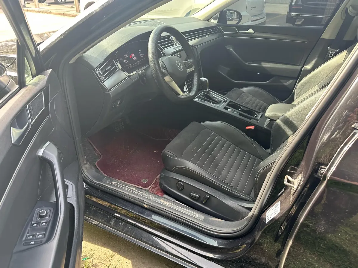 2021 Volkswagen Magotan 2.0T 186HP L4 7DCT,autocango,china used car exporter,china ev exporter,chinese used car exporter,chinese used ev exporter
