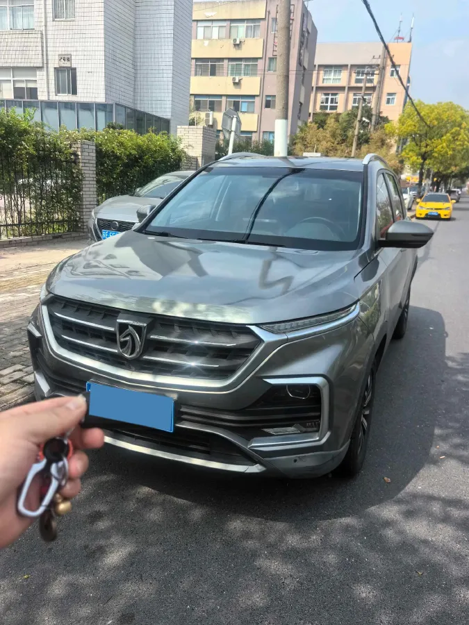2018 BaoJun 530 1.5T 150HP L4 6DCT,autocango,china used car exporter,china ev exporter,chinese used car exporter,chinese used ev exporter