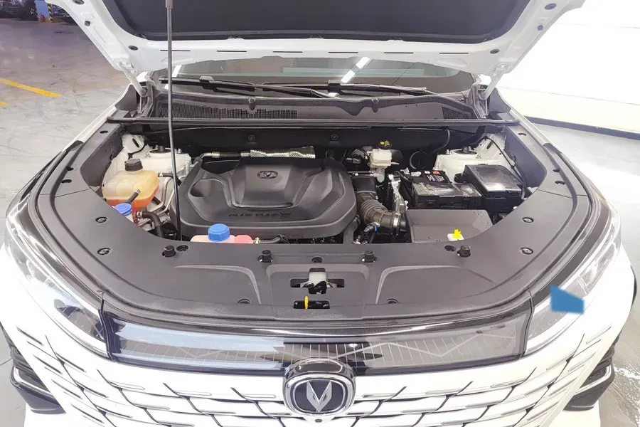 2024 ChangAn CS75 Plus 1.5T 188HP L4 8AT,autocango,china used car exporter,china ev exporter,chinese used car exporter,chinese used ev exporter