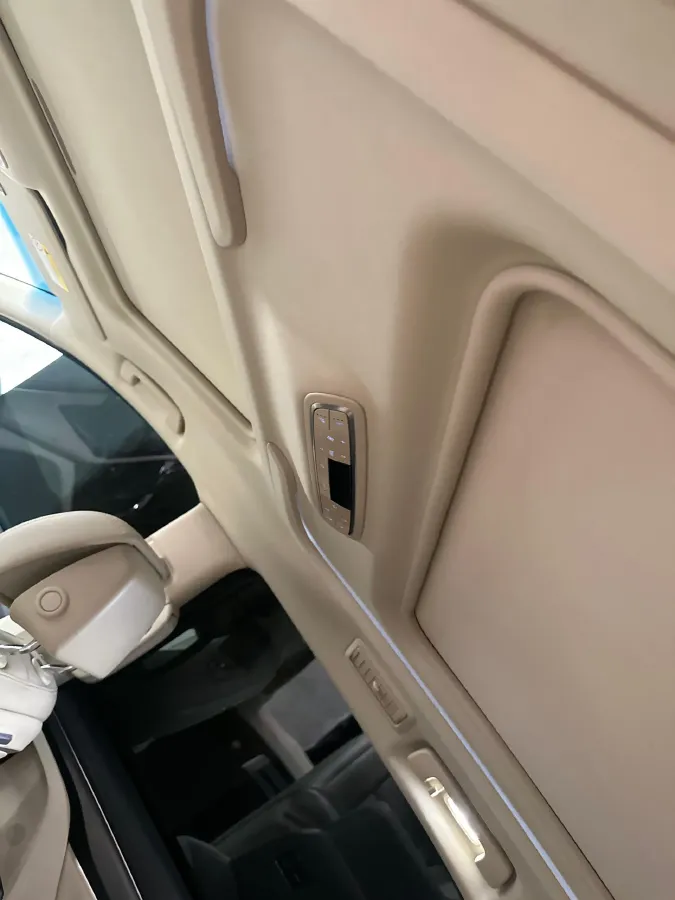 2022 Buick GL8 2.0T 237HP L4 9AT,autocango,china used car exporter,china ev exporter,chinese used car exporter,chinese used ev exporter