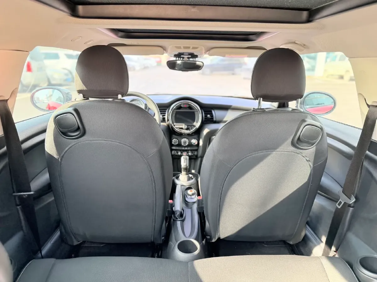 2020 MINI MINI 1.5T 102HP L3 7DCT,autocango,china used car exporter,china ev exporter,chinese used car exporter,chinese used ev exporter