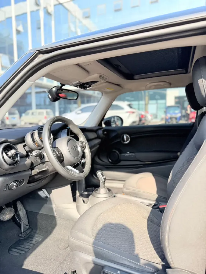 2020 MINI MINI 1.5T 102HP L3 7DCT,autocango,china used car exporter,china ev exporter,chinese used car exporter,chinese used ev exporter