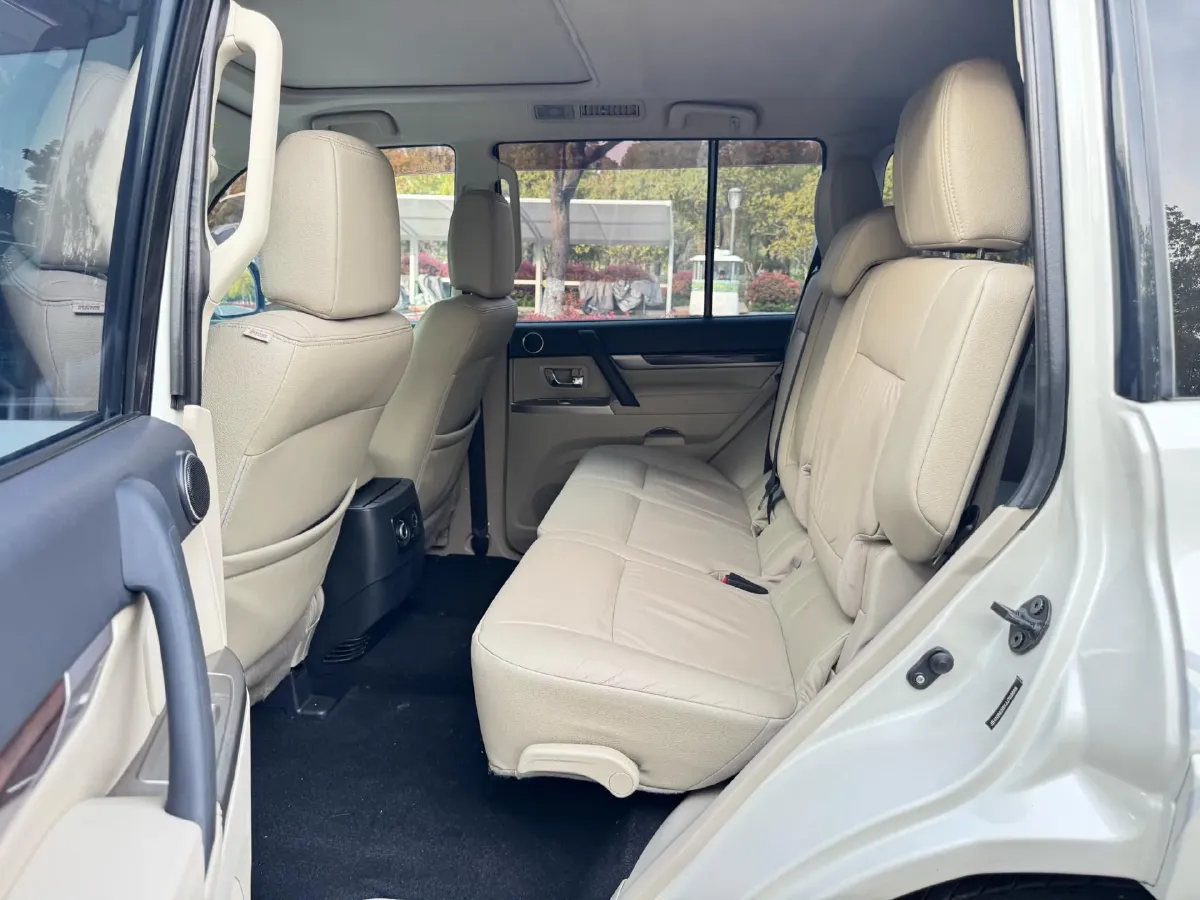 2017 Honda Jade 1.8L 141HP L4 5AT,autocango,china used car exporter,china ev exporter,chinese used car exporter,chinese used ev exporter