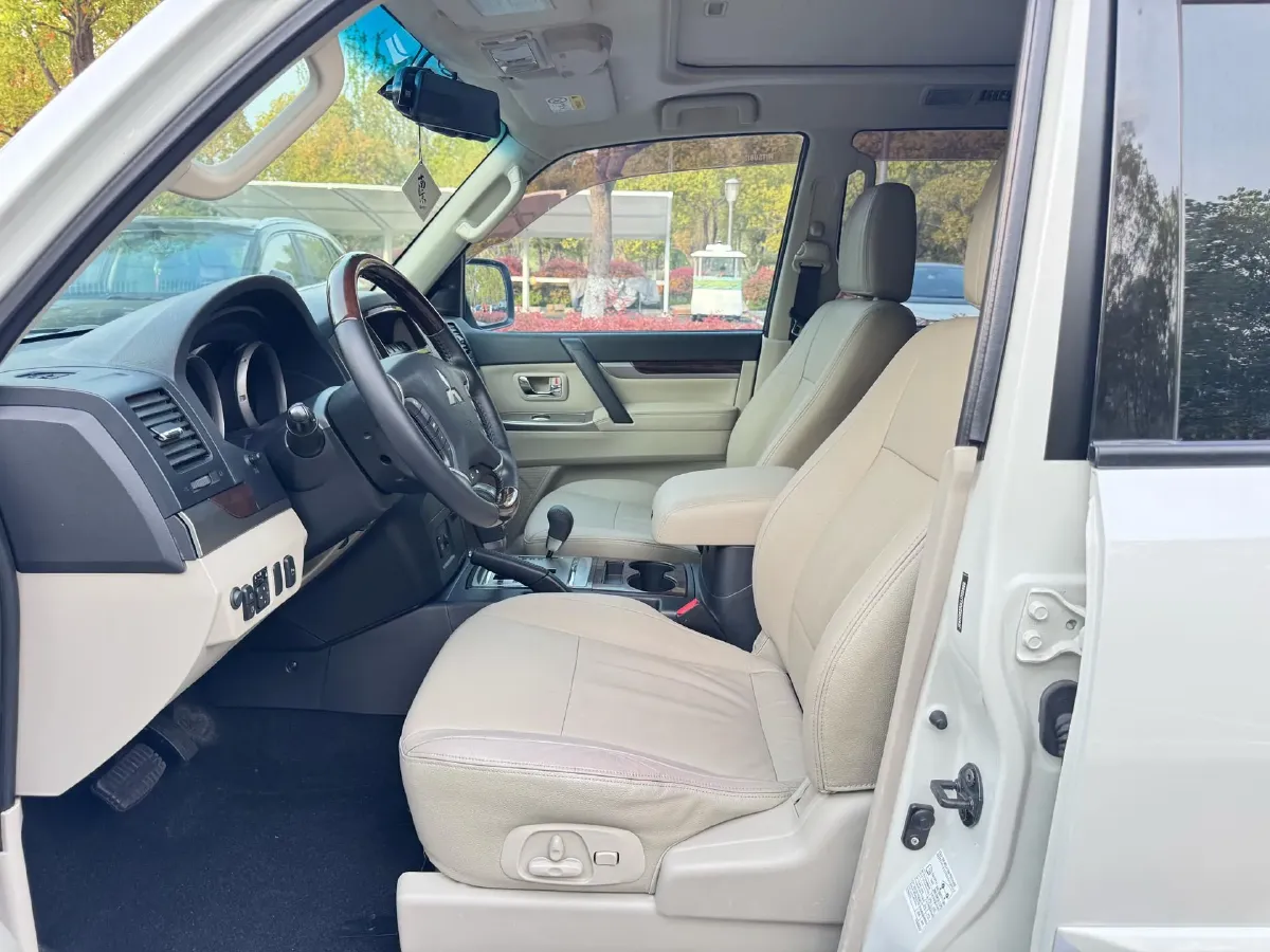 2017 Honda Jade 1.8L 141HP L4 5AT,autocango,china used car exporter,china ev exporter,chinese used car exporter,chinese used ev exporter