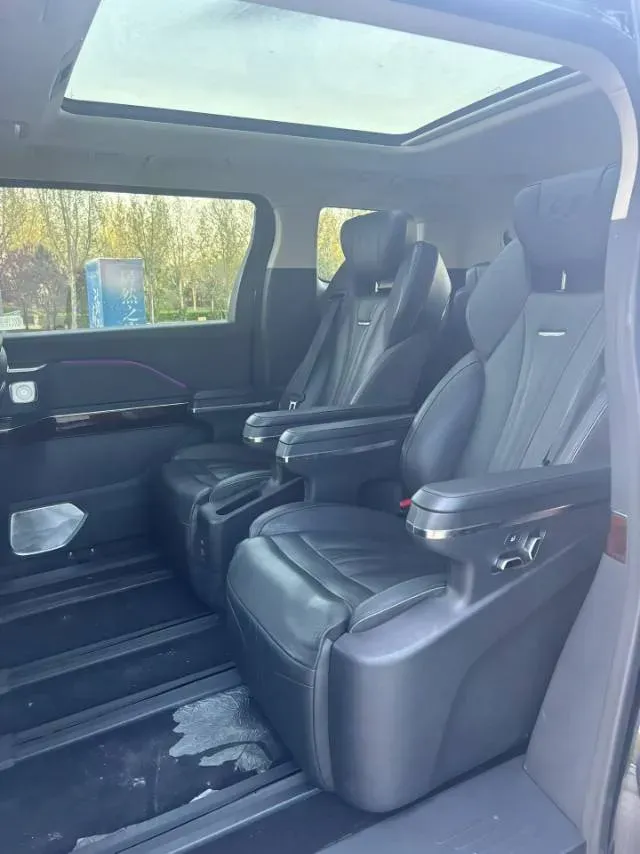 2023 HongQi HQ9 2.0T 252HP L4 8AT,autocango,china used car exporter,china ev exporter,chinese used car exporter,chinese used ev exporter