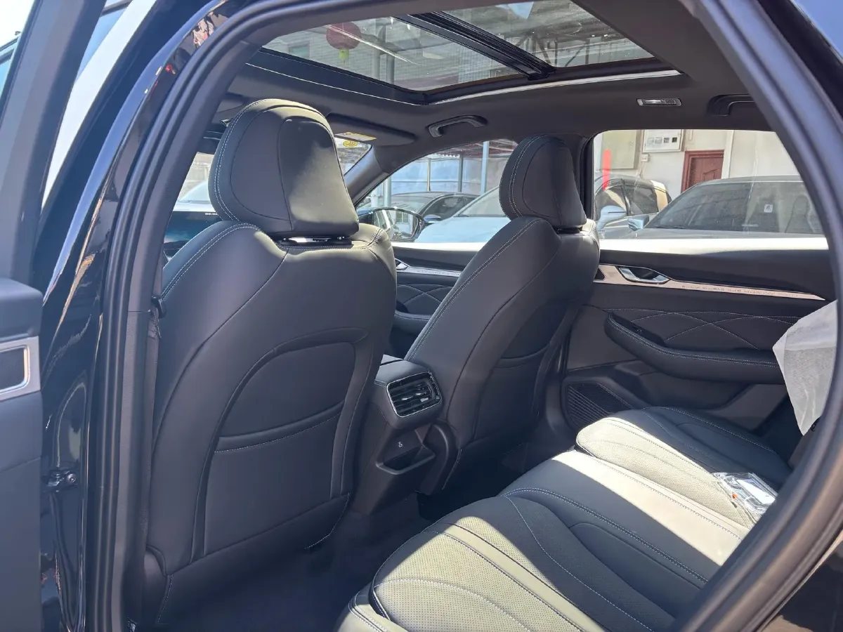 2026 Geely Preface 1.5T 181HP L4 7DCT,autocango,china used car exporter,china ev exporter,chinese used car exporter,chinese used ev exporter