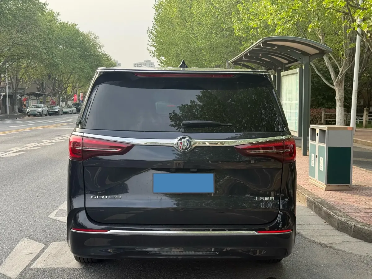 2023 Buick GL8 2.0T 237HP L4 9AT,autocango,china used car exporter,china ev exporter,chinese used car exporter,chinese used ev exporter