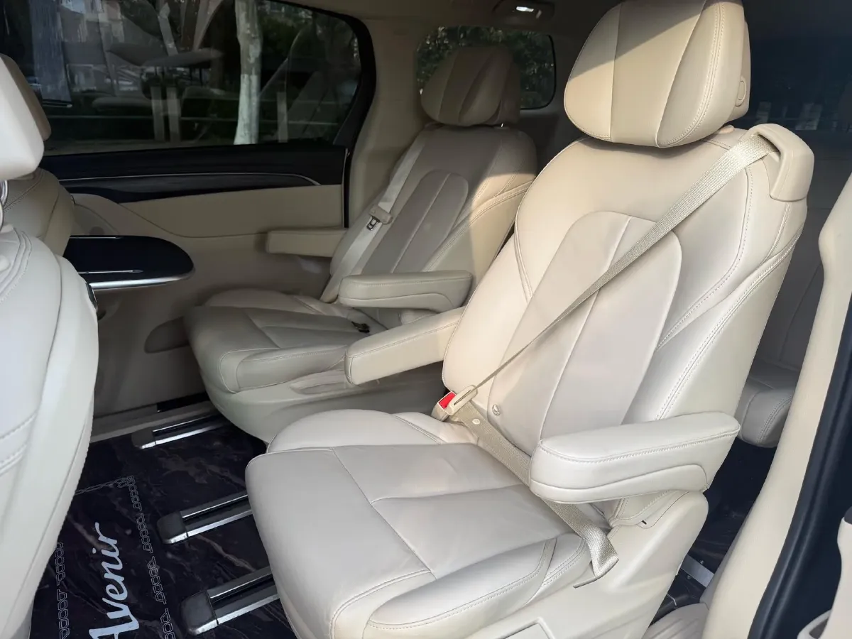 2023 Buick GL8 2.0T 237HP L4 9AT,autocango,china used car exporter,china ev exporter,chinese used car exporter,chinese used ev exporter