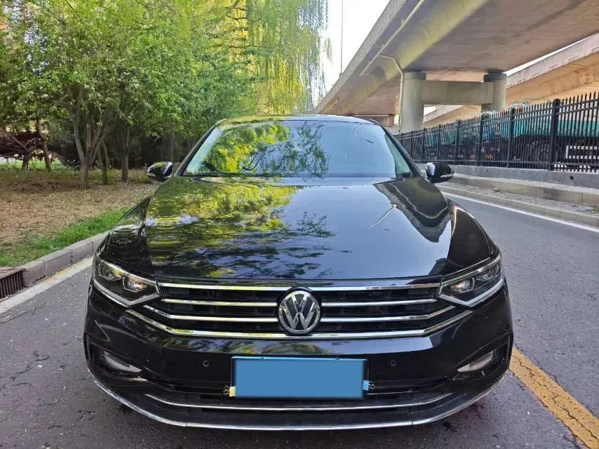 2020 Volkswagen Magotan 2.0T 186HP L4 7DCT,autocango,china used car exporter,china ev exporter,chinese used car exporter,chinese used ev exporter
