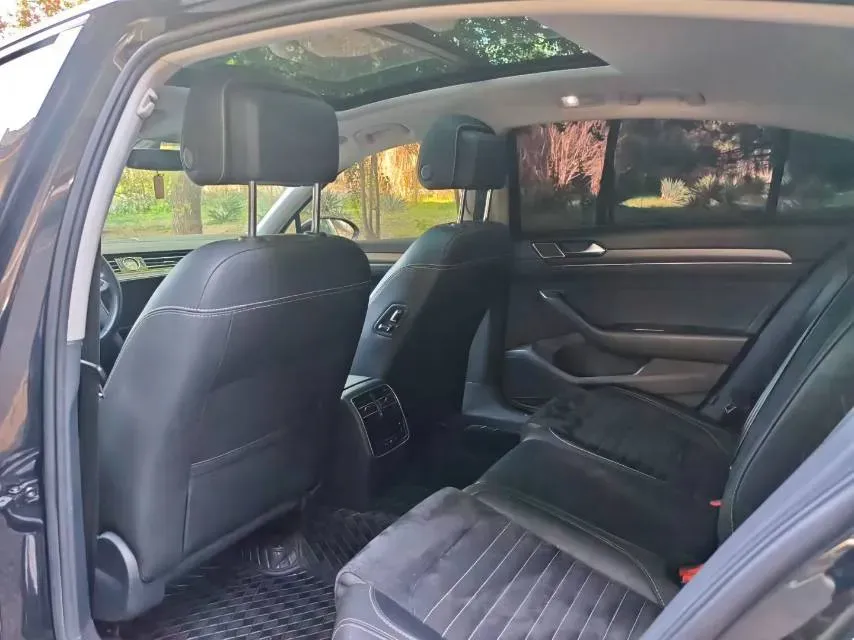 2020 Volkswagen Magotan 2.0T 186HP L4 7DCT,autocango,china used car exporter,china ev exporter,chinese used car exporter,chinese used ev exporter