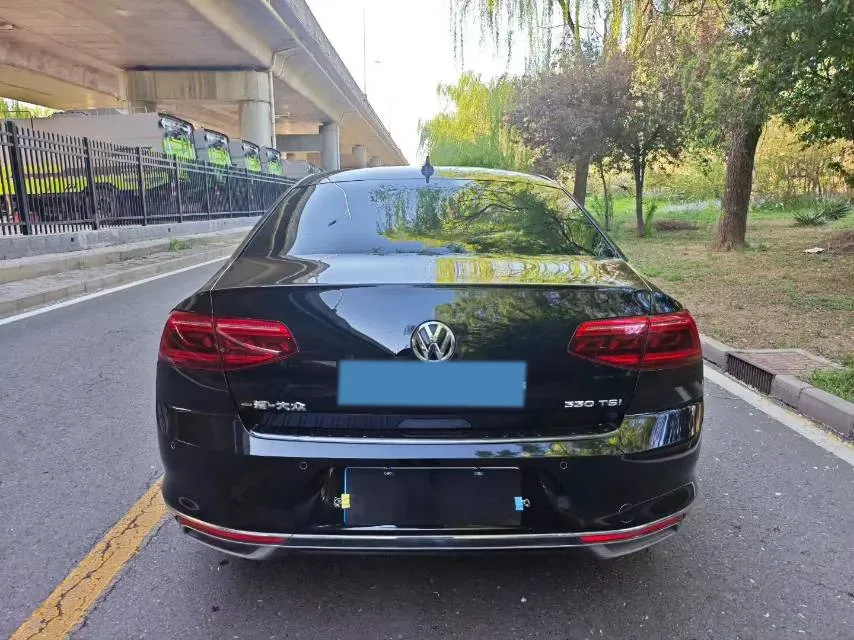 2020 Volkswagen Magotan 2.0T 186HP L4 7DCT,autocango,china used car exporter,china ev exporter,chinese used car exporter,chinese used ev exporter