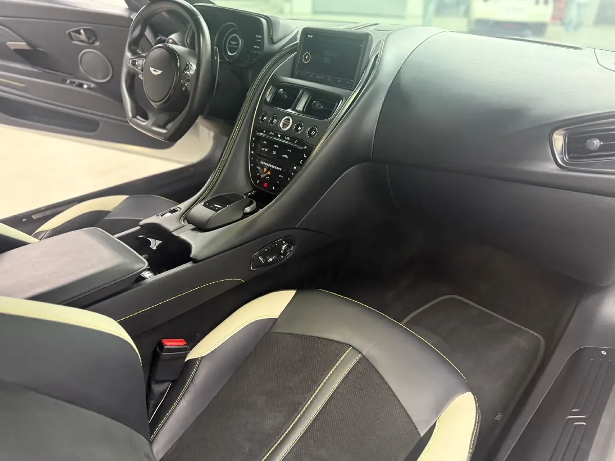 2022 Aston Martin DB11 4.0T 534HP V8 8AT,autocango,china used car exporter,china ev exporter,chinese used car exporter,chinese used ev exporter