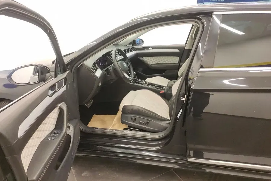 2023 Volkswagen Magotan 2.0T 186HP L4 7DCT,autocango,china used car exporter,china ev exporter,chinese used car exporter,chinese used ev exporter