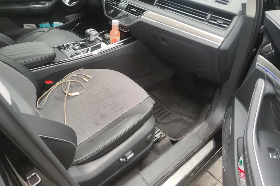 2022 HongQi HS5 2.0T 224HP L4 6AT,autocango,china used car exporter,china ev exporter,chinese used car exporter,chinese used ev exporter