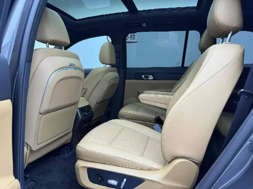 2020 Li ONE Range Extended 131HP REEV 40.5KWH,autocango,china used car exporter,china ev exporter,chinese used car exporter,chinese used ev exporter