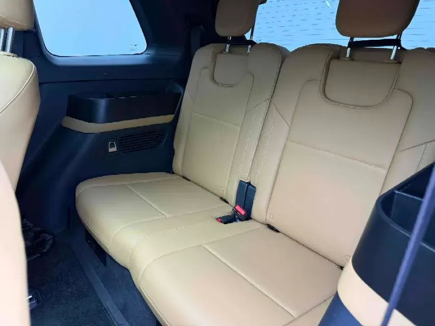 2020 Li ONE Range Extended 131HP REEV 40.5KWH,autocango,china used car exporter,china ev exporter,chinese used car exporter,chinese used ev exporter