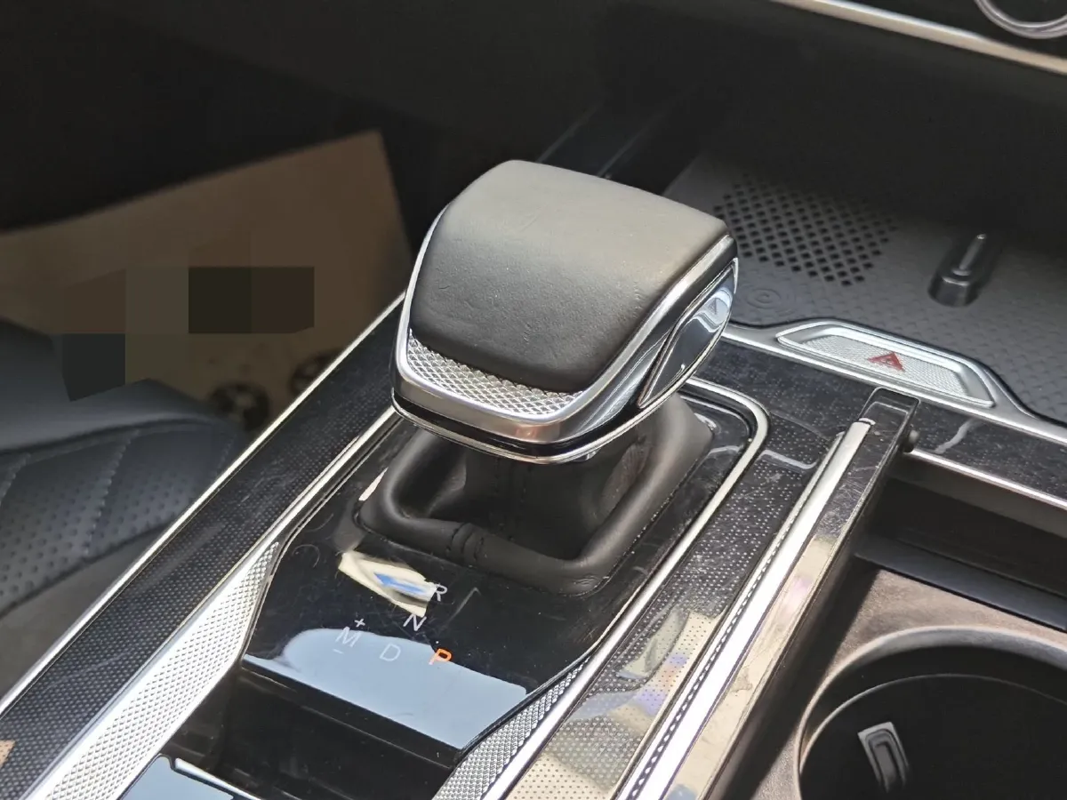 2023 HongQi HS5 2.0T 252HP L4 8AT,autocango,china used car exporter,china ev exporter,chinese used car exporter,chinese used ev exporter