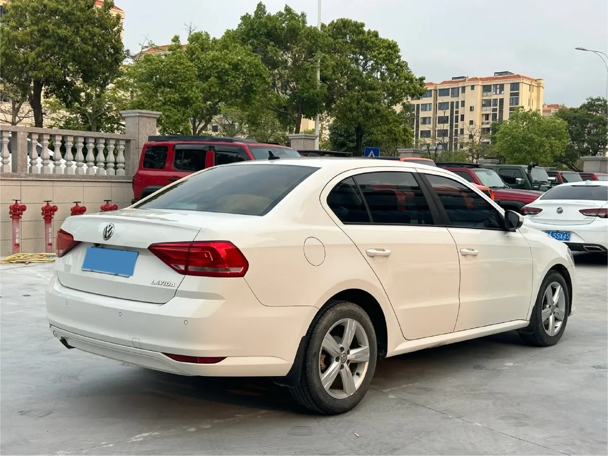 2017 Volkswagen Lavida 1.6L 110HP L4 6AT,autocango,china used car exporter,china ev exporter,chinese used car exporter,chinese used ev exporter