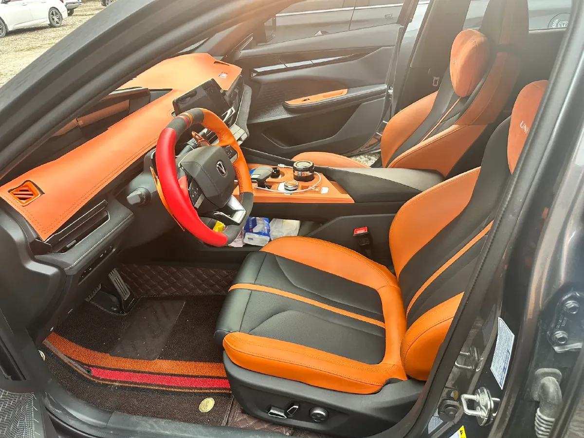 2024 ChangAn UNI-V 1.5T 188HP L4 7DCT,autocango,china used car exporter,china ev exporter,chinese used car exporter,chinese used ev exporter