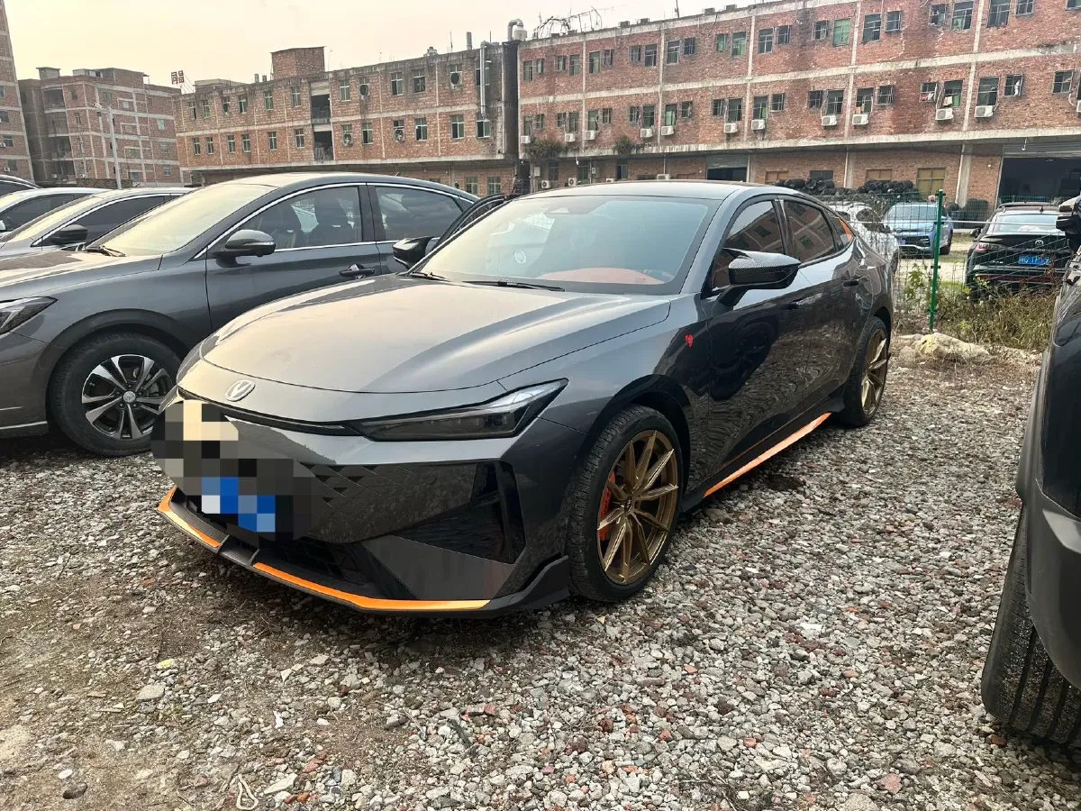 2024 ChangAn UNI-V 1.5T 188HP L4 7DCT,autocango,china used car exporter,china ev exporter,chinese used car exporter,chinese used ev exporter