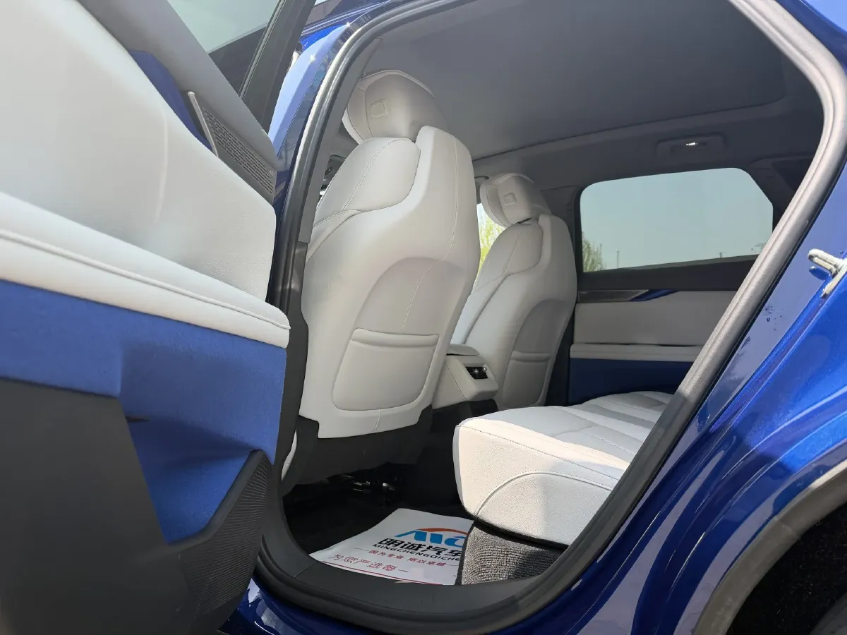 2024 Cadillac OPTIQ BEV 68.4KWH,autocango,china used car exporter,china ev exporter,chinese used car exporter,chinese used ev exporter