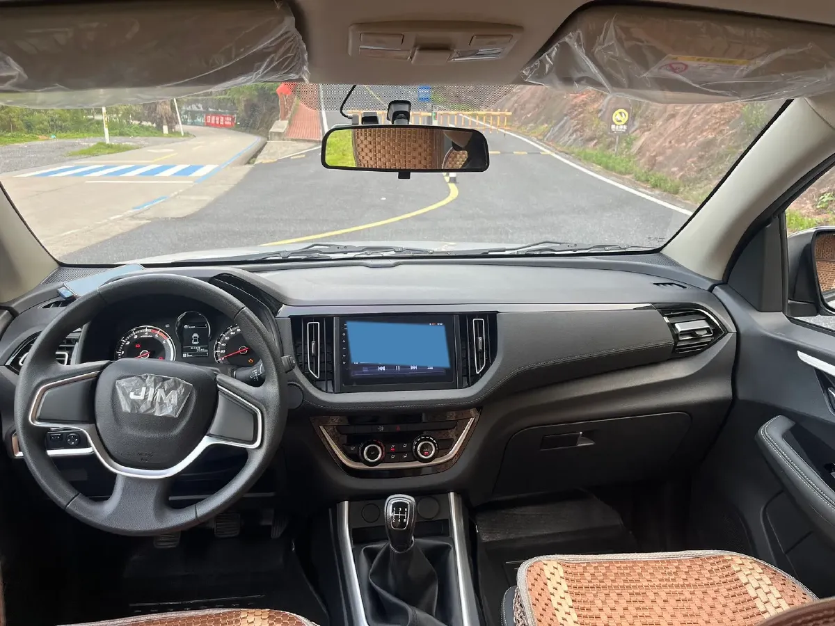 2024 Isuzu Jim 2.8T 120HP L4 5MT,autocango,china used car exporter,china ev exporter,chinese used car exporter,chinese used ev exporter